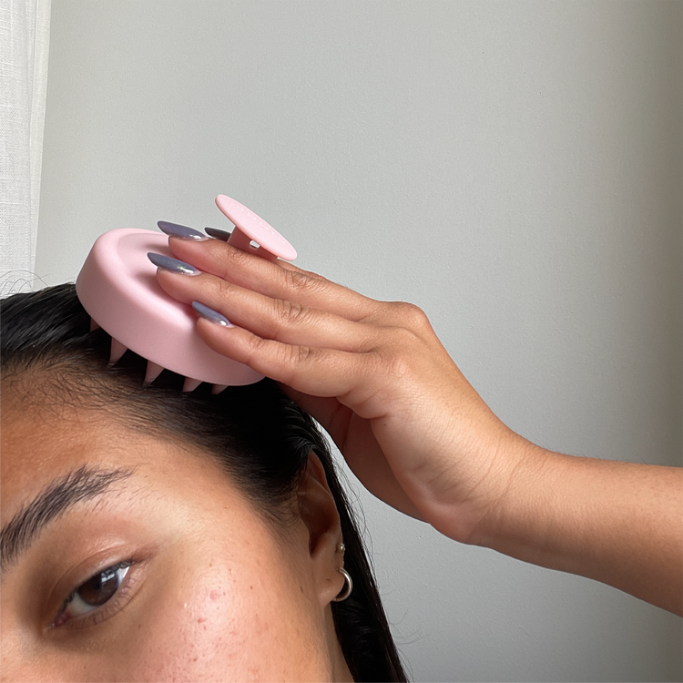 Benefits of a Scalp Massage for Hair Health