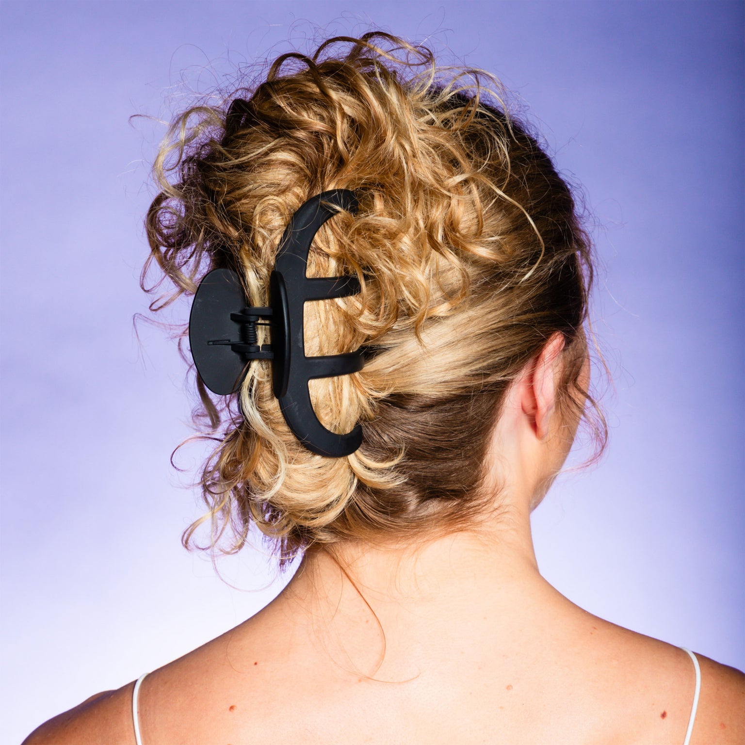 Mega Curly Claw Clip - Black